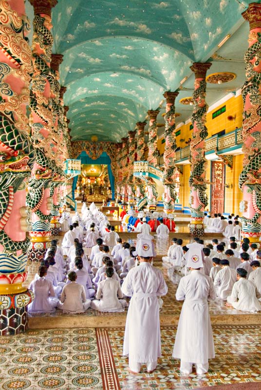 peace-piece-tom-abraham-seance at Tay Ninh Holy See III | làm lễ ở tòa thánh Cao Đai ở Tây Ninh III