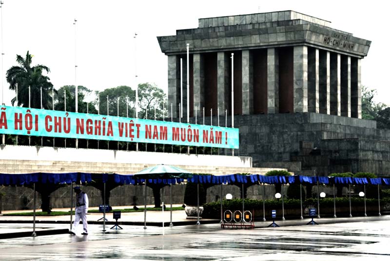 peace-piece-tom-abraham-Ho Chi Minh mausoleum I | lăng chủ tịch Hồ Chí Minh I