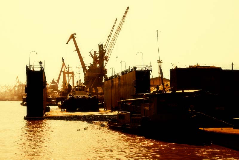 peace-piece-tom-abraham-harbour of Hai Phong I | cảng Hải Phòng I