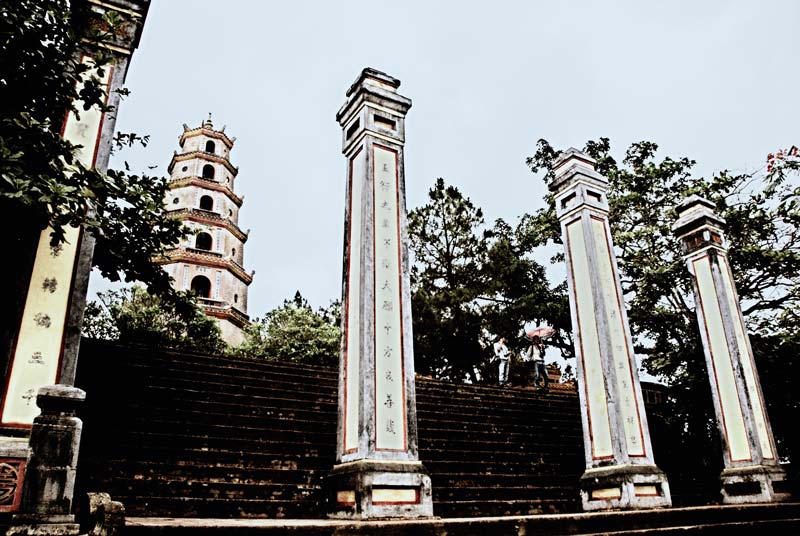 peace-piece-tom-abraham-Thien Mu Pagoda I | chùa Thiên Mụ I