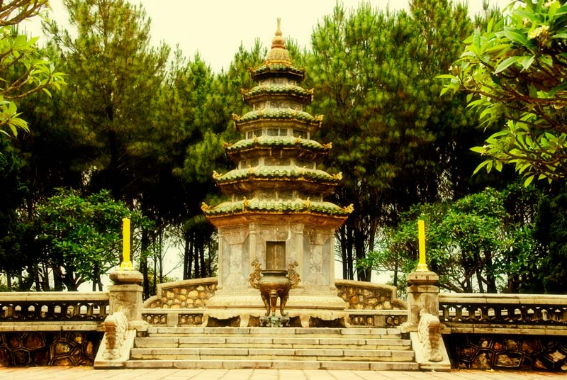 peace-piece-tom-abraham-Thien Mu Pagoda IV | chùa Thiên Mụ IV