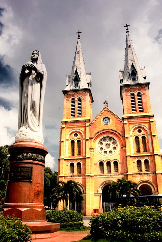 peace-piece-tom-abraham-Saigon Notre-Dame Basilica I | Nhà Thờ Đức Bà Sài Gòn I